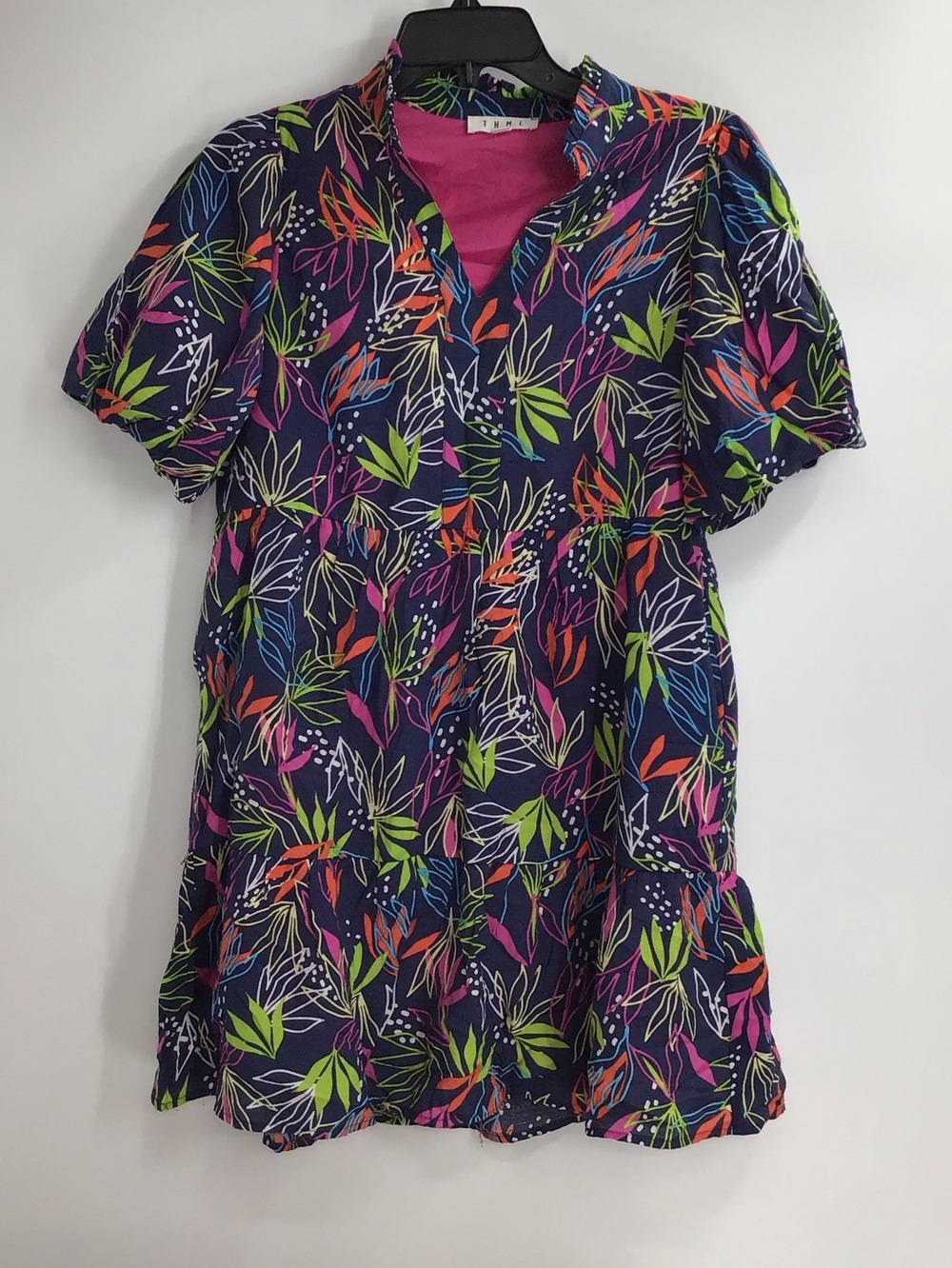 THML puff sleeve dress in tropical abstract print. Size XS. Great condition.